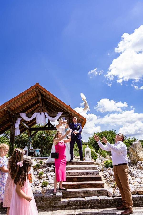 Hotel Veveri Veverska Bityska Dış mekan fotoğraf